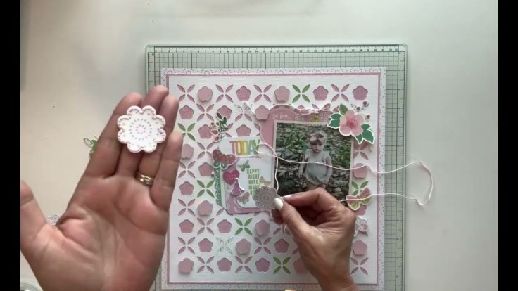 Step 6: Make Stitched Scallop Flowers